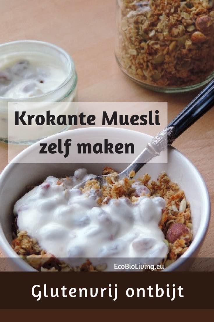 Krokante muesli of granola maken als gezond ontbijt, glutenvrij. 