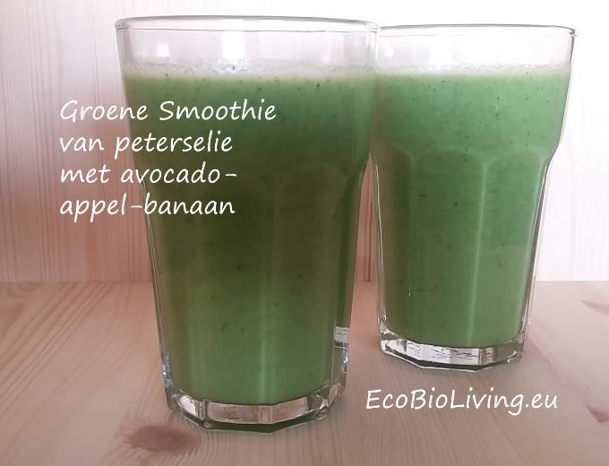 Groene Smoothie van peterselie met avocado, appel, banaan