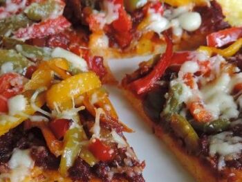 Glutenvrije Pizza met bodem van gekookte (basmati) rijst