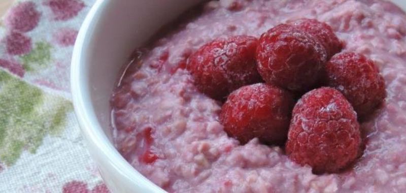 Havermoutpap met frambozen - gezond ontbijt - glutenvrij