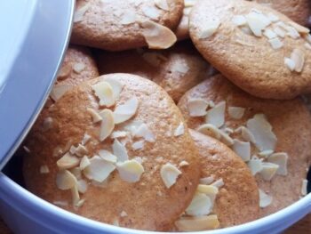 Amandelkoekjes in blikken doos - lekker en gemakkelijk glutenvrij recept voor koekjes